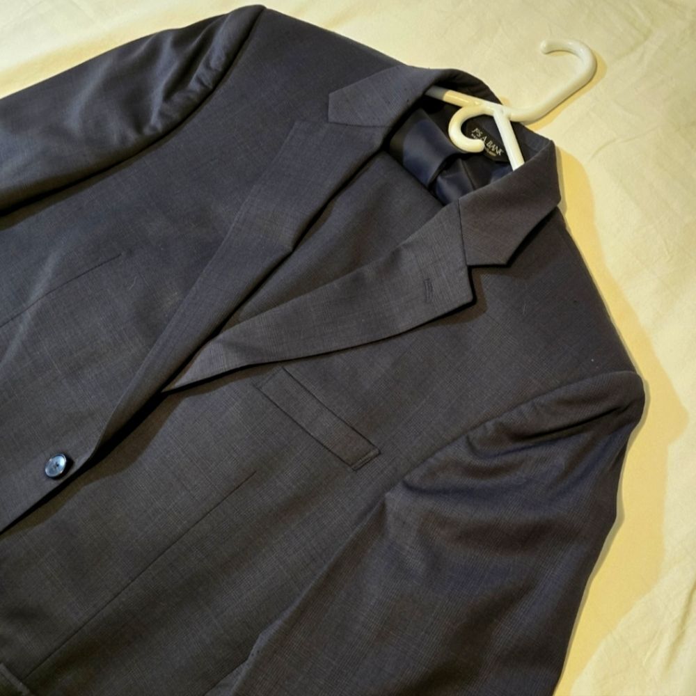 Jos. A. Banks mens 43R